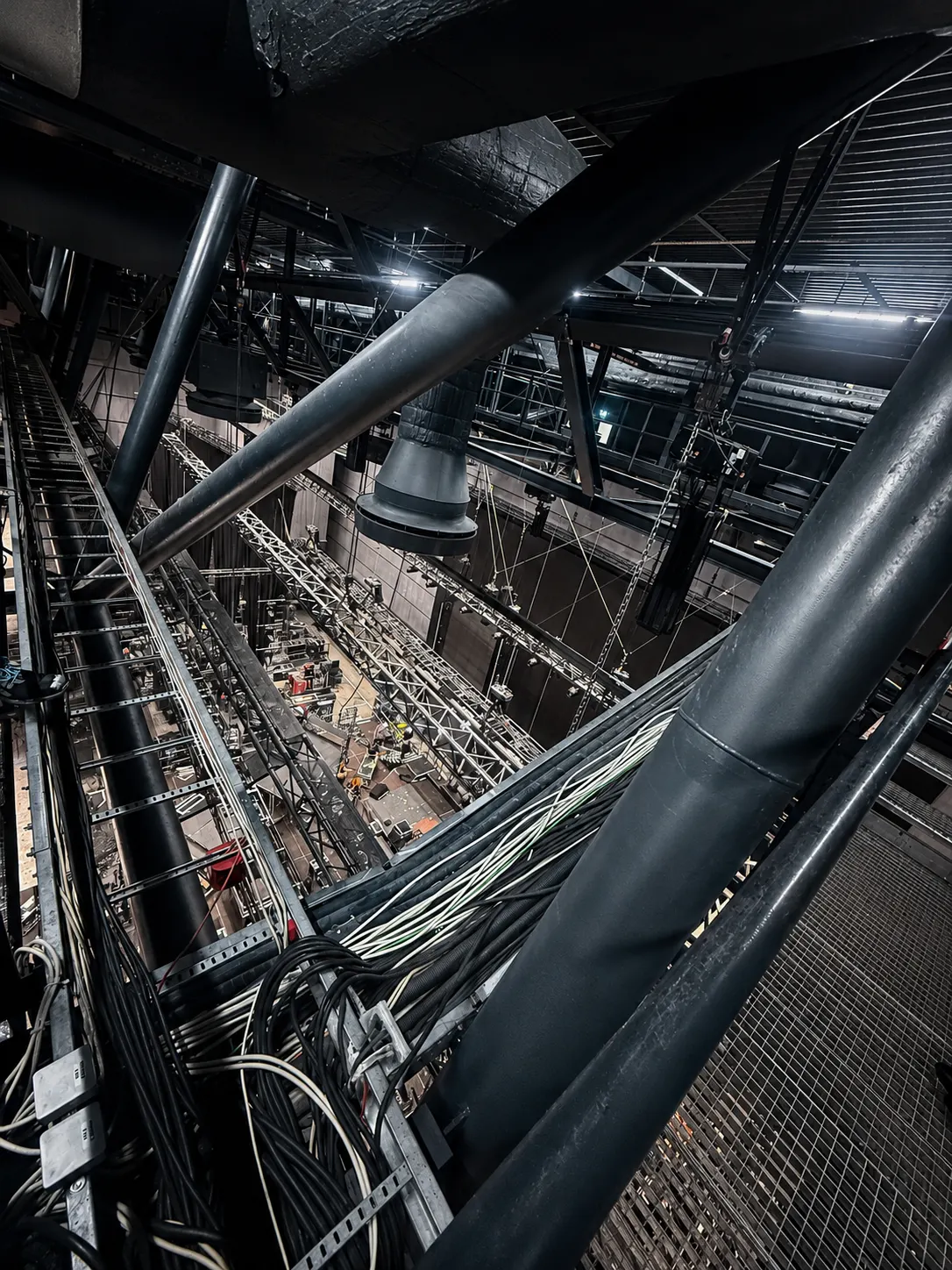 Traversen und Anschlagpunkte bei einem Rigging-Projekt