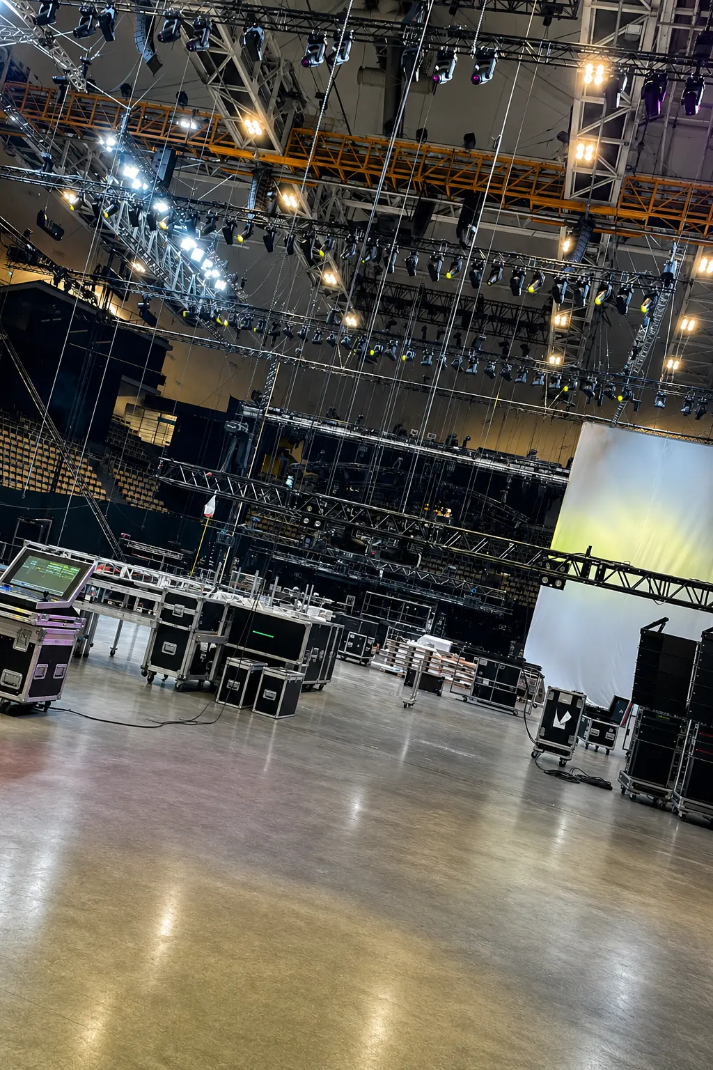 Rigging-Detail mit technischer Bühneninfrastruktur
