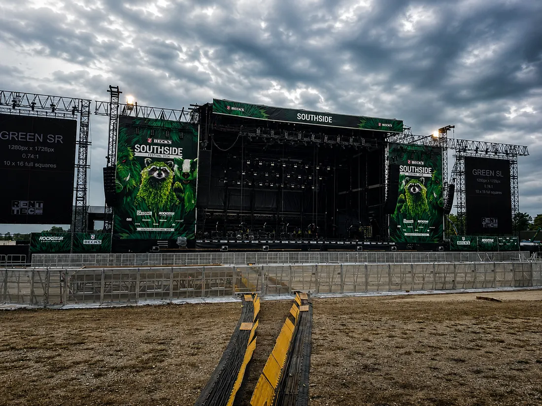 Veranstaltungstechnik-Projekt mit Rigging, Licht und LED